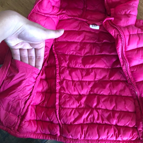 💓 Hot Pink Puffer Jacket - Baby GAP (18-24 mo.) - Picture 6 of 8